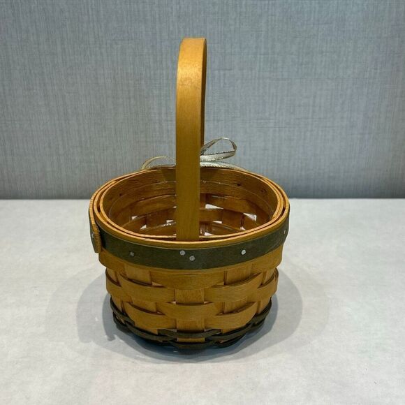 Longaberger 2001 Lucky You Shamrock Basket Plastic Liner 4 Leaf Clover Charm Bow - Picture 3 of 11